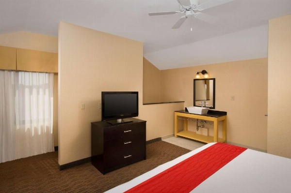 Best Western Alamo Suites Downtown image 12